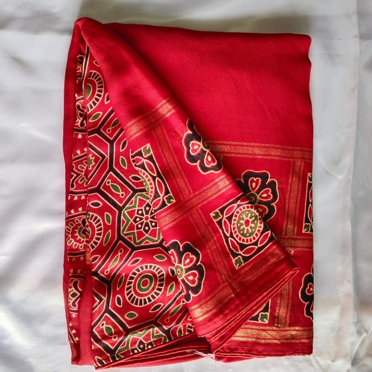 Ajarak Saree